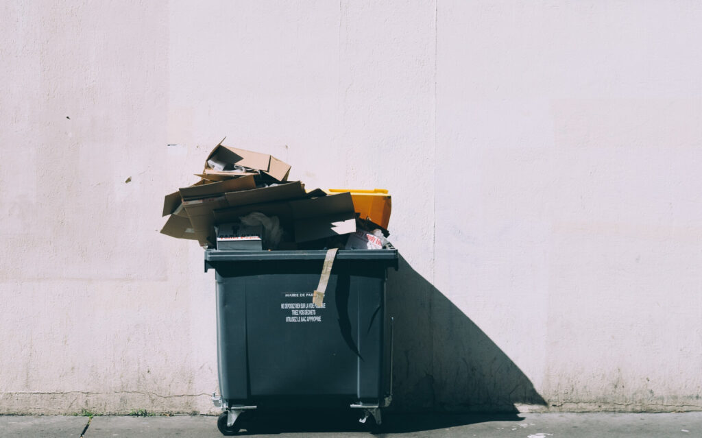 Gospodarowanie odpadami komunalnymi w Polsce kuleje